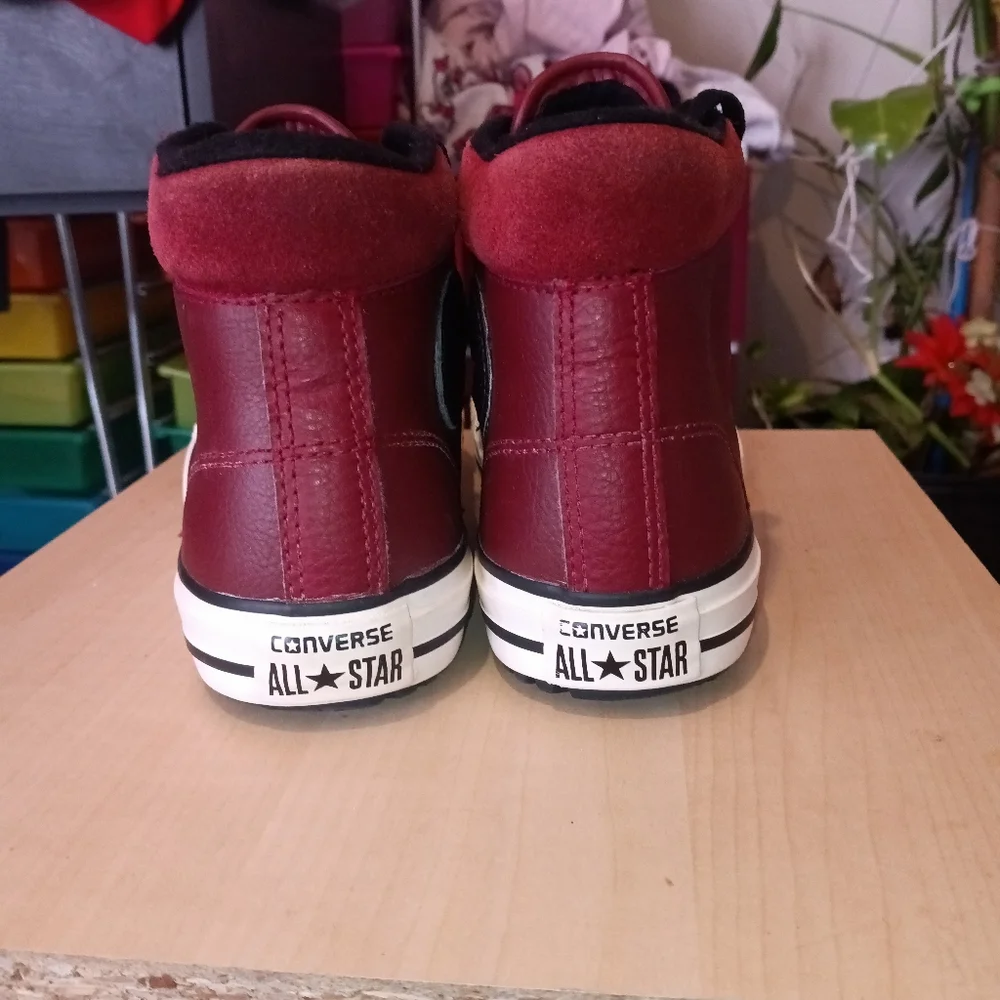 Converse - Picture 3 of 8